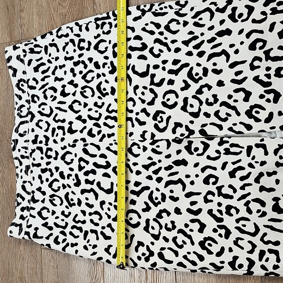 Ann Taylor Cotton Stretch Black & Cream Animal Print High Waist Pencil Skirt - Picture 13 of 15